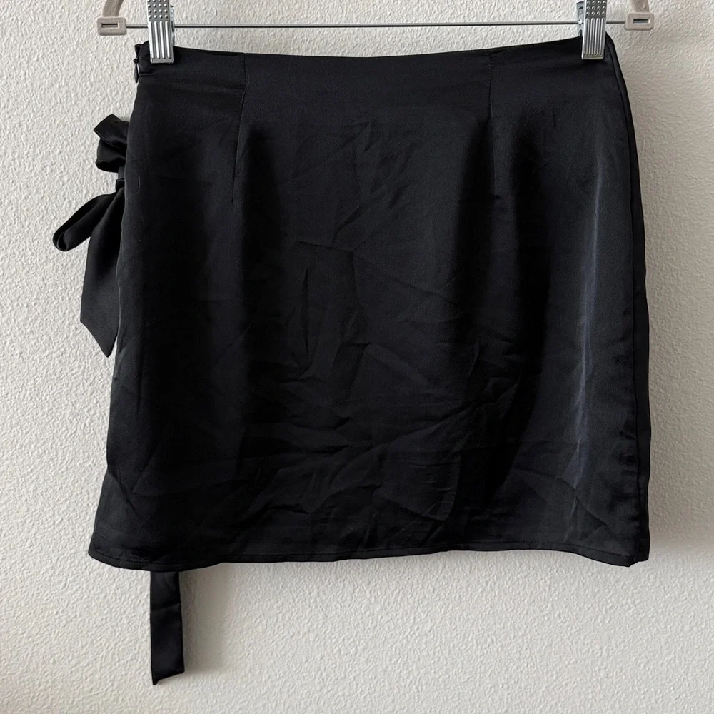 Black Mini Wrap Skirt - Picture 4 of 4